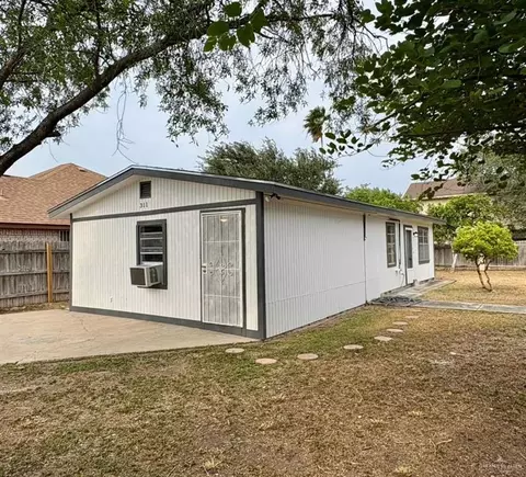 311 S 8th St, Hidalgo, TX 78557