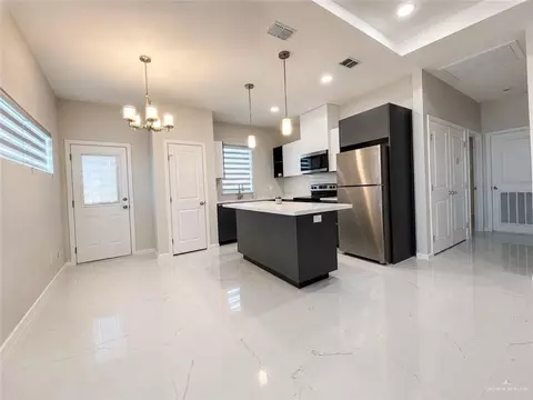 Kitchen - 1428 E Iris Ave, Mcallen, TX 78504 photo 1 of 3