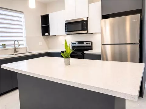 Kitchen - 1428 E Iris Ave, Mcallen, TX 78504 photo 3 of 3