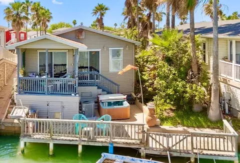 627 Sand Dollar Dr, Port Isabel, TX 78578