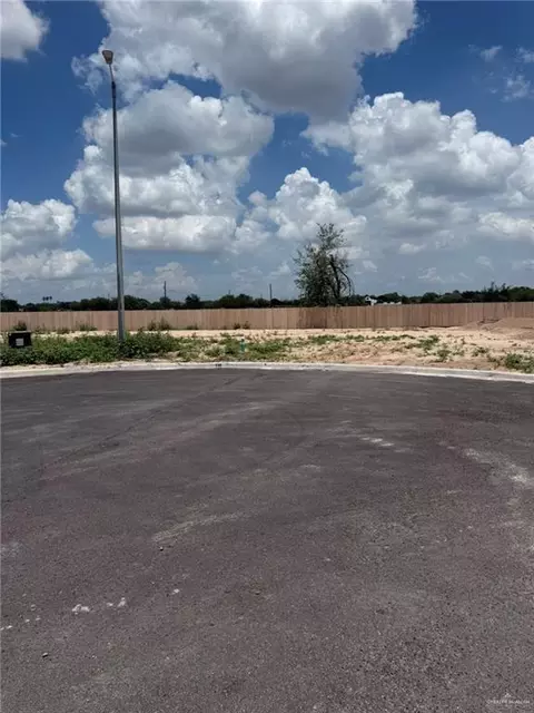 3706 Highland Park Dr, Mission, TX 78574