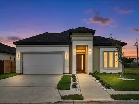 1307 S 9th St, Alamo, TX 78516