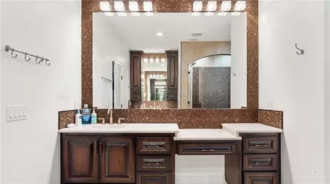 Bath - 117 Baylor Ave, Mcallen, TX 78504 photo 6 of 7