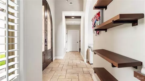 Entry Way - 117 Baylor Ave, Mcallen, TX 78504 photo 4 of 4