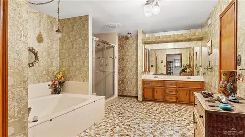 Bath - 3701 S Sugar Rd, Pharr, TX 78577 photo 4 of 8