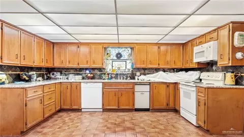 Kitchen - 3701 S Sugar Rd, Pharr, TX 78577 photo 1 of 2