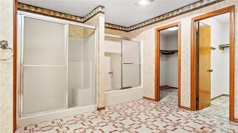 Bath - 3701 S Sugar Rd, Pharr, TX 78577 photo 3 of 8