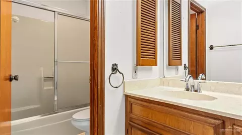 Bath - 3701 S Sugar Rd, Pharr, TX 78577 photo 1 of 8