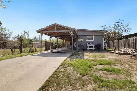 304 E Levee Ave, Hidalgo, TX 78557