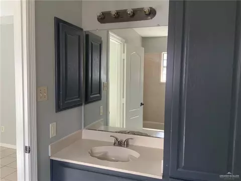 Bath - 808 Bronze Ave, Pharr, TX 78577 photo 1 of 1