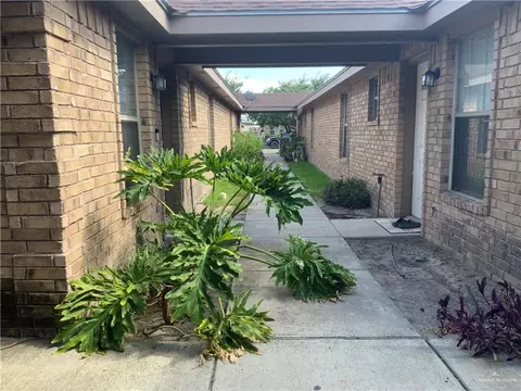 Entry Way - 808 Bronze Ave, Pharr, TX 78577 photo 4 of 4
