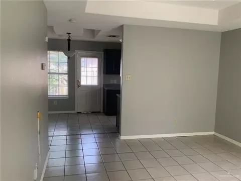 Living - 808 Bronze Ave, Pharr, TX 78577 photo 2 of 4