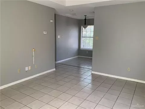 Living - 808 Bronze Ave, Pharr, TX 78577 photo 4 of 4