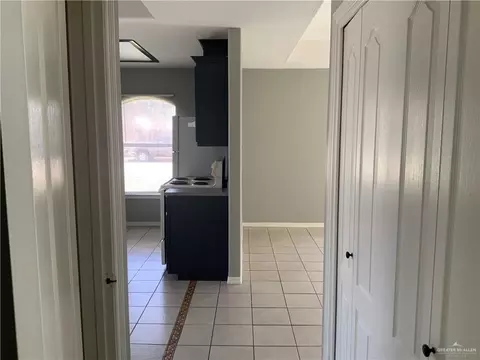 Entry Way - 808 Bronze Ave, Pharr, TX 78577 photo 2 of 4