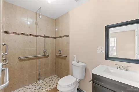 Bath - 813 Chickadee Ave, Pharr, TX 78577 photo 3 of 3