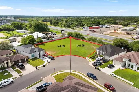 28 Canan Dr, Weslaco, TX 78596