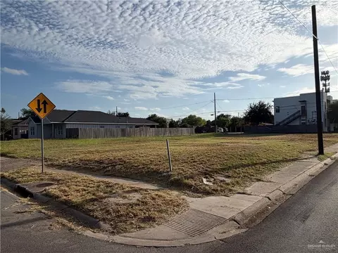 800 S 15th St, Mcallen, TX 78501