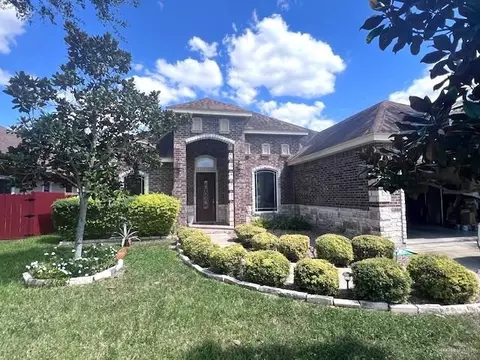 2102 Stonegate Dr, Harlingen, TX 78552