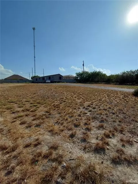 111 Ramona Blvd, Rio Grande City, TX 78582
