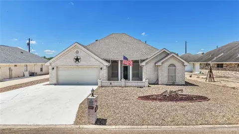 7740 Golf Dr, Mission, TX 78572