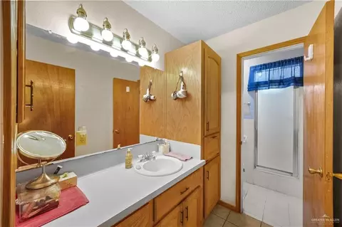 1322 E Olga St, Pharr, TX 78577 photo 11
