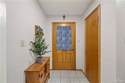 1322 E Olga St, Pharr, TX 78577 photo 3