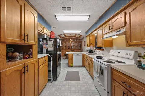 1322 E Olga St, Pharr, TX 78577 photo 6