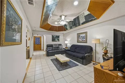 1322 E Olga St, Pharr, TX 78577 photo 4