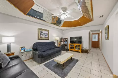 1322 E Olga St, Pharr, TX 78577 photo 5
