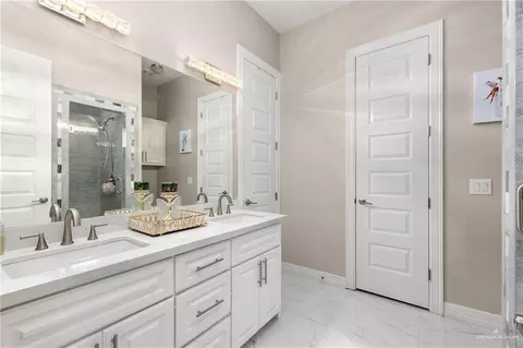 504 W Garrision Dr, Pharr, TX 78577 photo 12