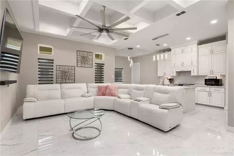 504 W Garrision Dr, Pharr, TX 78577 photo 4