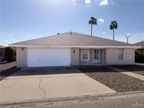 2003 Nicklaus Dr, Mission, TX 78572