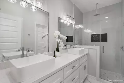 Bath - 228 Merida Dr, Donna, TX 78537 photo 1 of 2