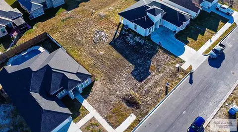 8725 Sandpiper Dr, Harlingen, TX 78550