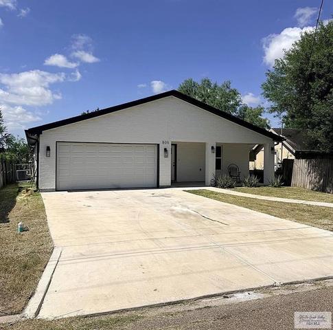 805 W Spruce Ave, La Feria, TX 78559