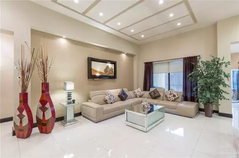 1304 E Balboa Ave, Mcallen, TX 78503 photo 3
