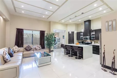 1304 E Balboa Ave, Mcallen, TX 78503 photo 4