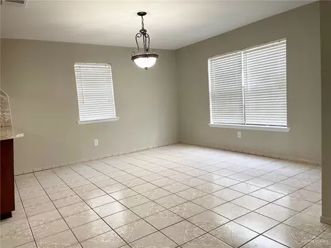 1102 Eller Ave, Pharr, TX 78577 photo 3