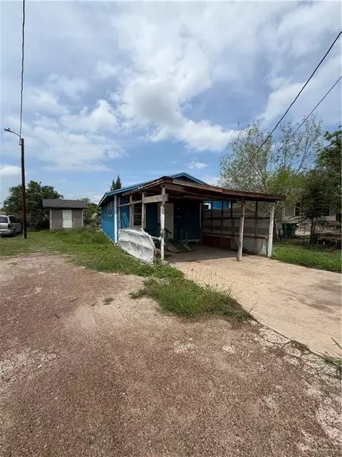 341 E Saint John Dr, Pharr, TX 78577 photo 2