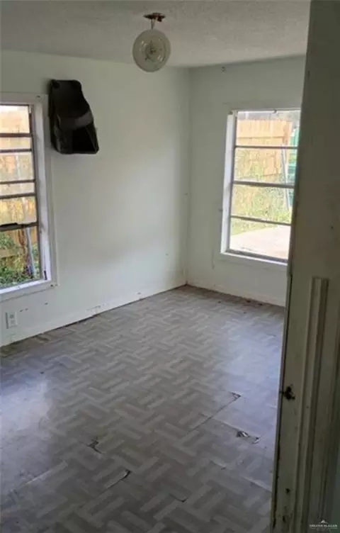 813 E Sanchez St, Pharr, TX 78577 photo 7