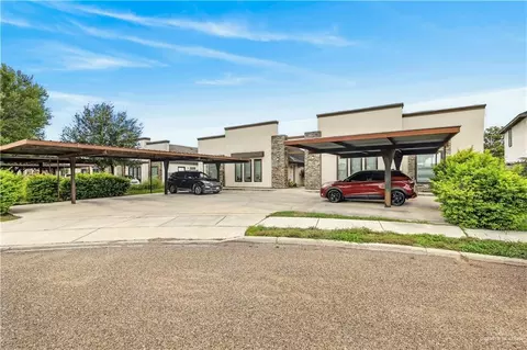 1227 White Oak Dr, Edinburg, TX 78541