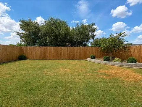 1003 E Nell Pool Dr, Pharr, TX 78577 photo 11