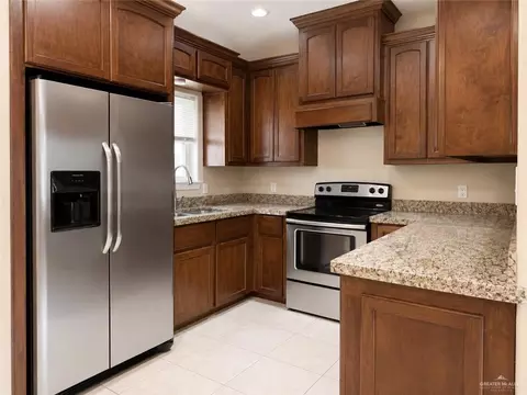 1003 E Nell Pool Dr, Pharr, TX 78577 photo 4