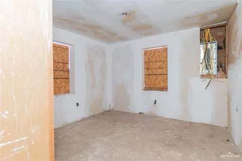 Bedroom - 7908 Hackberry St, Monte Alto, TX 78538 photo 1 of 2