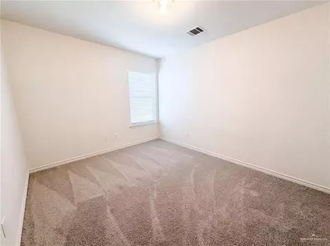 109 Eagle Dr, Luling, TX 78648 photo 14