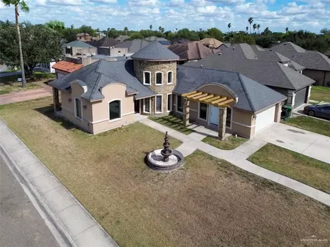 1332 Royal Palm St, Alamo, TX 78516