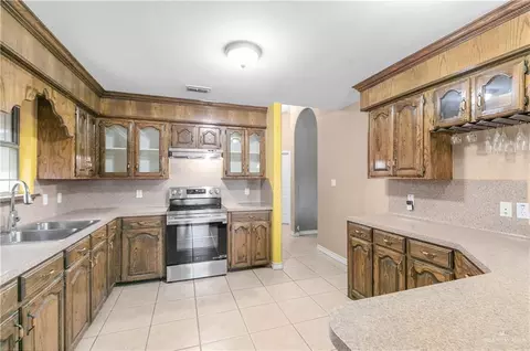 Kitchen - 240 E Dicker Dr E, Pharr, TX 78577 photo 2 of 3