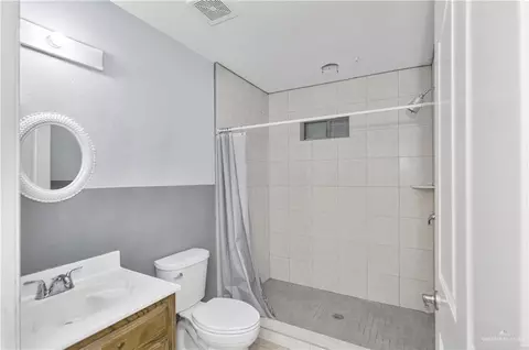 Bath - 240 E Dicker Dr E, Pharr, TX 78577 photo 2 of 6