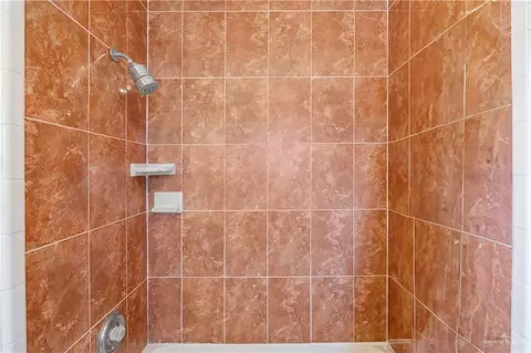 Bath - 240 E Dicker Dr E, Pharr, TX 78577 photo 6 of 6