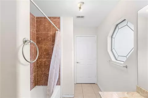 Bath - 240 E Dicker Dr E, Pharr, TX 78577 photo 5 of 6